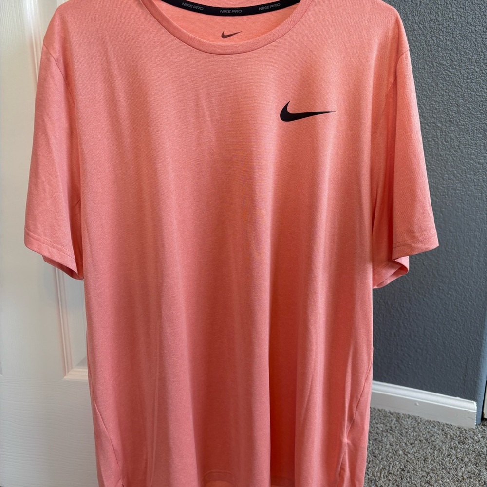 Nike Men's Pink Short Sleeve Tee (New, size Large)